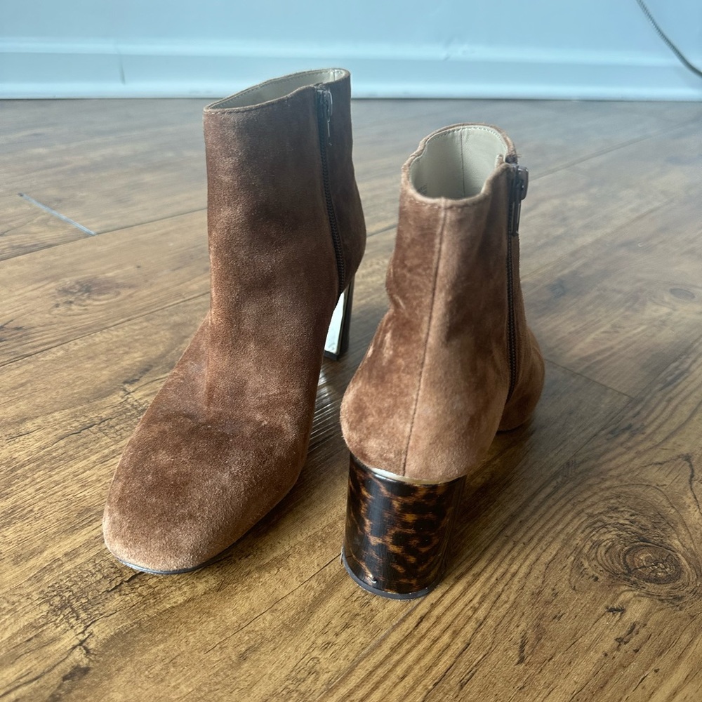 Brown suede bootie, tortoise shell heel